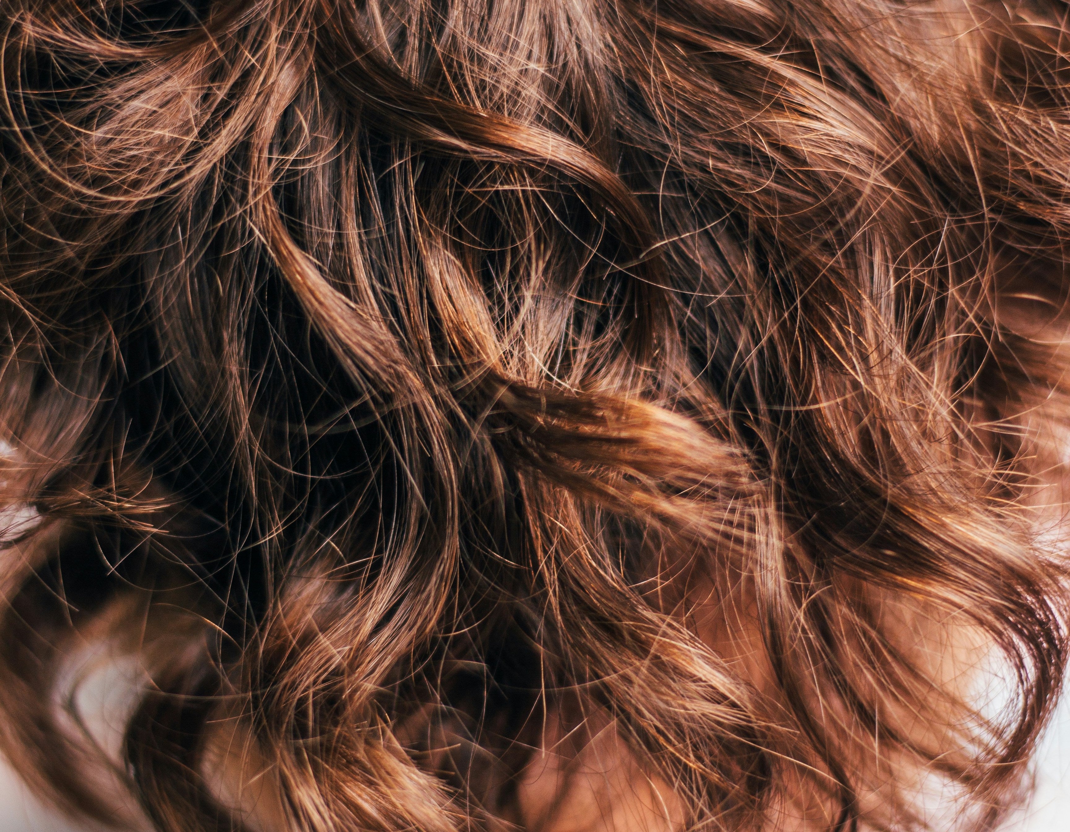 Cheveux bouclés